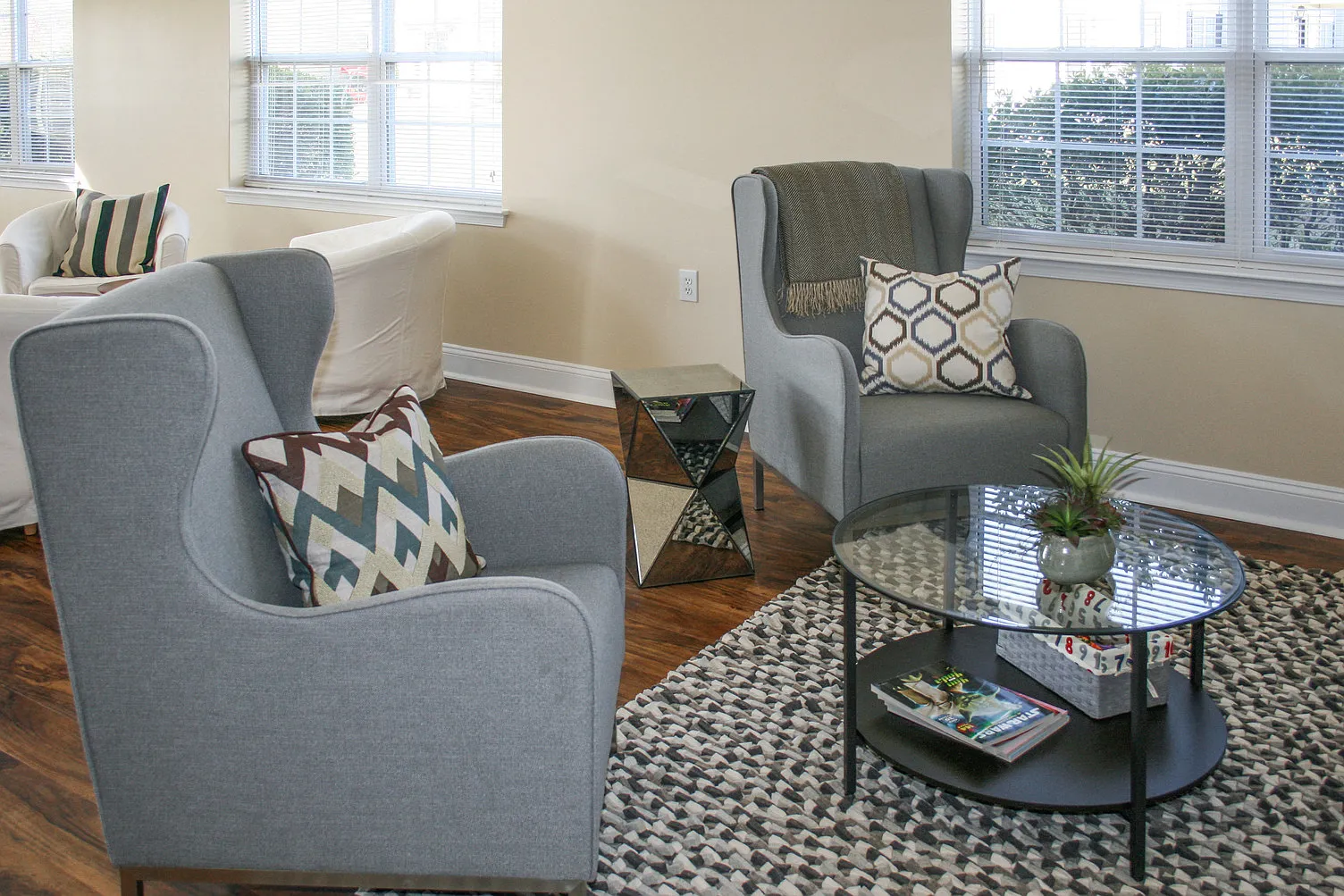 Glen Creek Apartments — Photo 2