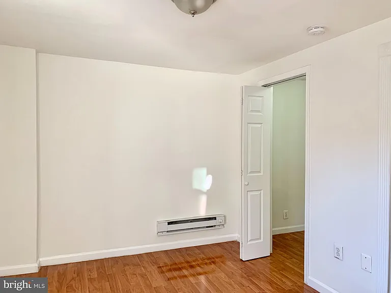 221 Baker St — Photo 29