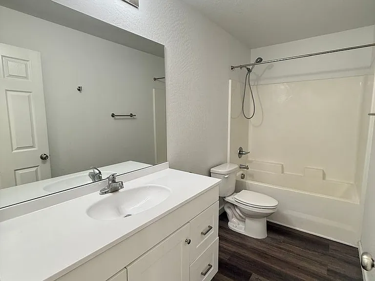 634 Colinwood Ct — Photo 4