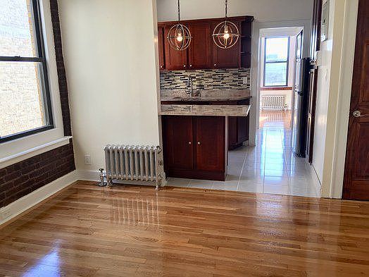 1st image of 2162 Crescent St APT D1