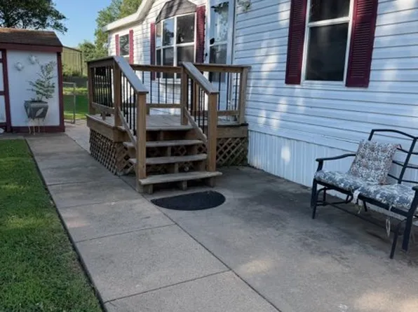 2033 W 3rd St, Newton, KS 67114