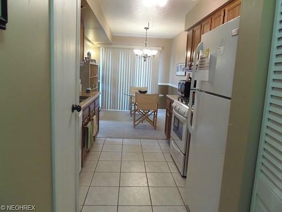 4th image of 7642 Huntington Dr