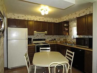 5th image of 525 Saint George Dr