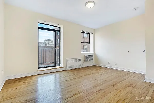 Rented by Anchor Associates | media 29