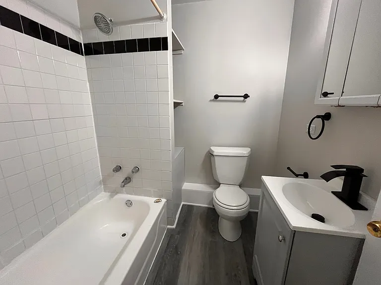 2955 N Spaulding Ave #2F — Photo 24