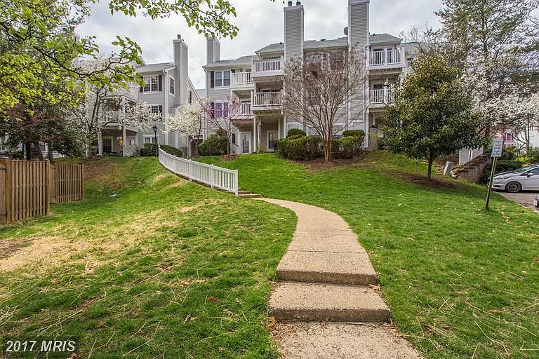 1st image of 2903H S Woodley St #8