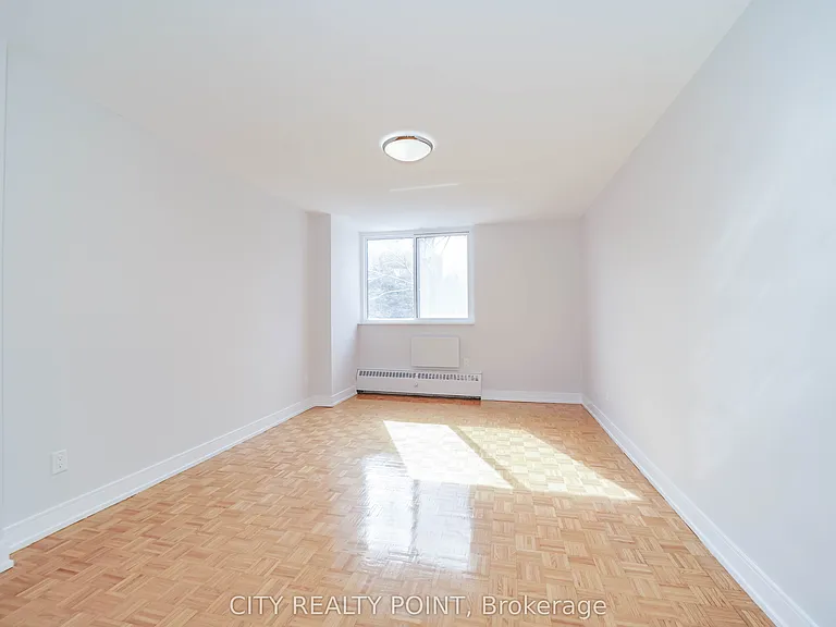 10 Shallmar Blvd #509 — Photo 13