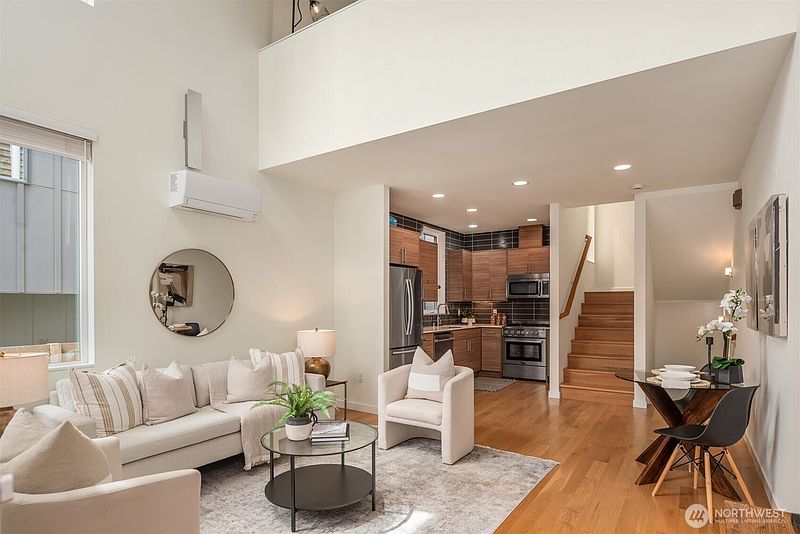 3rd image of 3924 Linden Avenue N #E