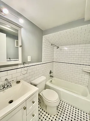 Rented by CMV Realty Inc. | media 29