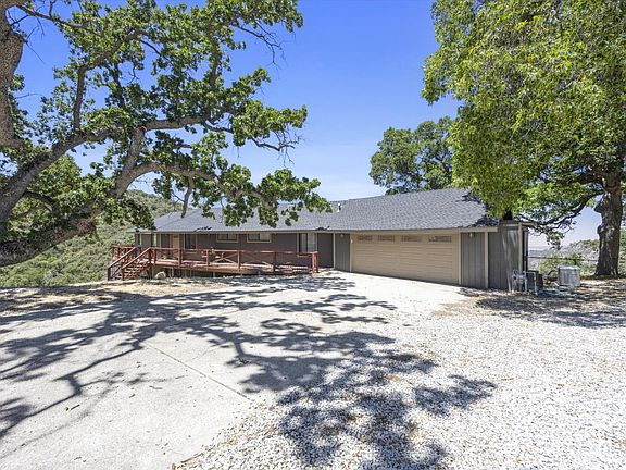 3rd image of 30951 Pinedale Dr