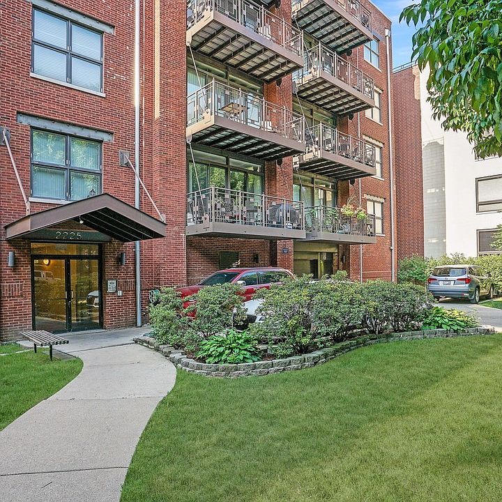 1st image of 2225 W Wabansia Ave APT 502