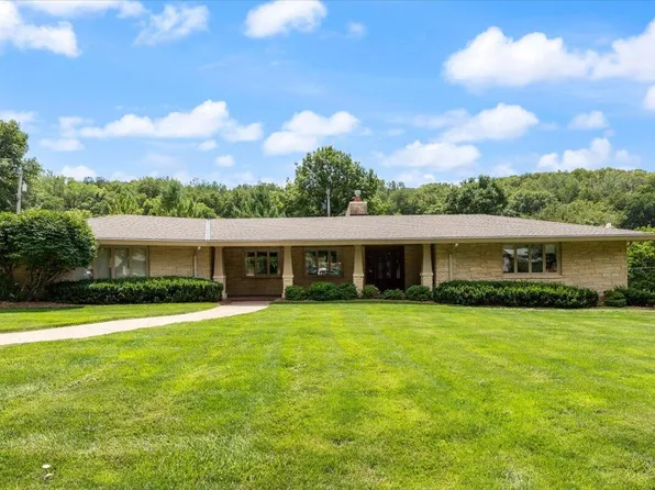 55 Kenmore Ave, Council Bluffs, IA 51503