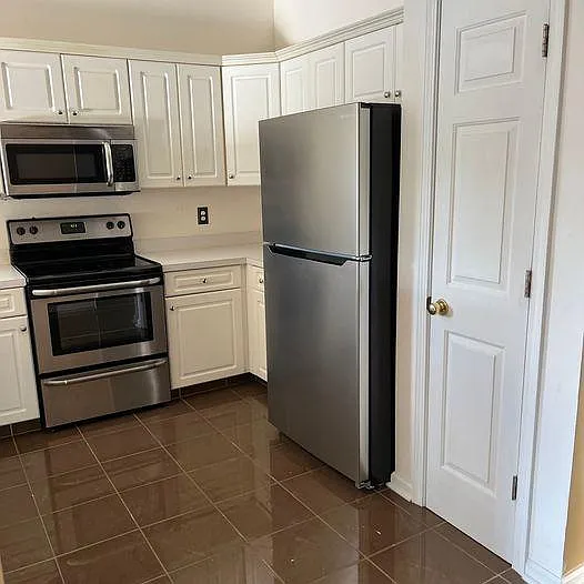 2030 Cross Gate Blvd #301 — Photo 13