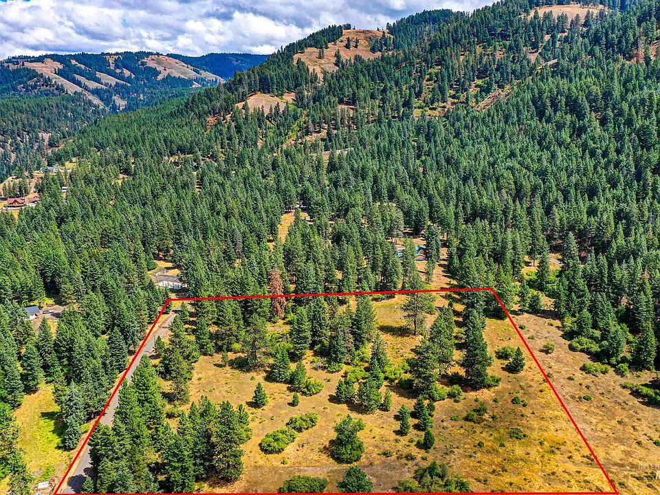 1st image of 142 Wagon Wheel Ln