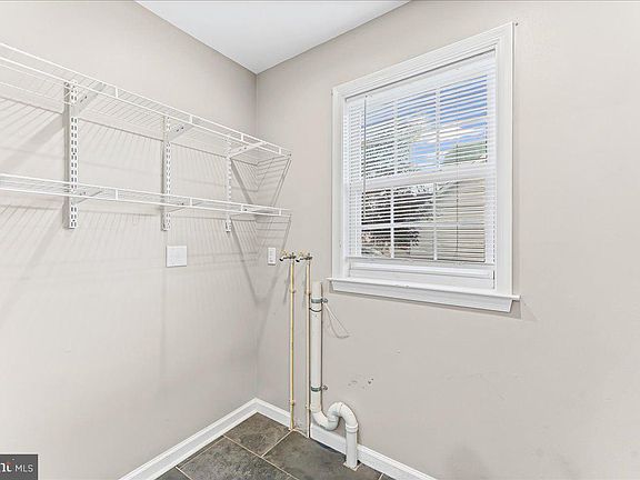 5th image of 113 Midland Dr