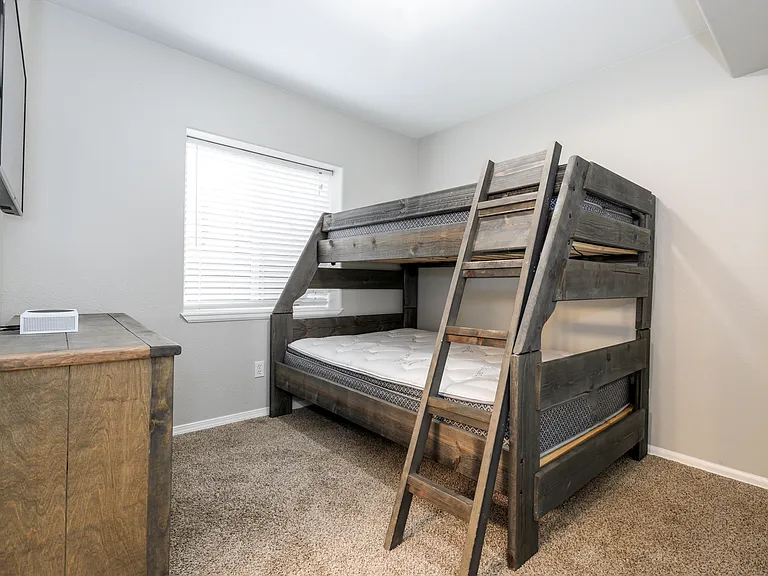 64 Vale Cir — Photo 13