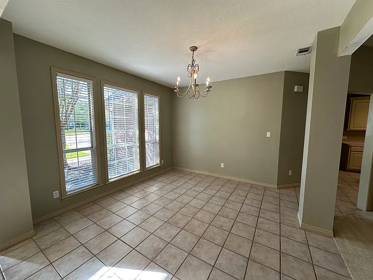 3920 Park Hurst Dr — Photo 8