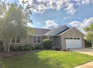 628 Krpan Ct, Dekalb, IL 60115