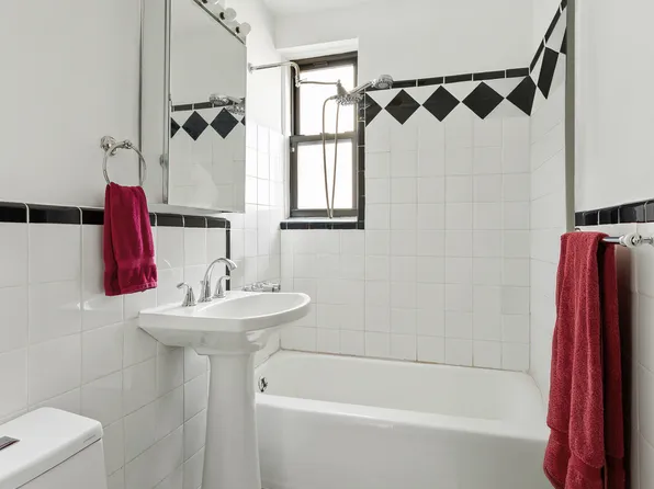 675 Academy Street image 9 of 13