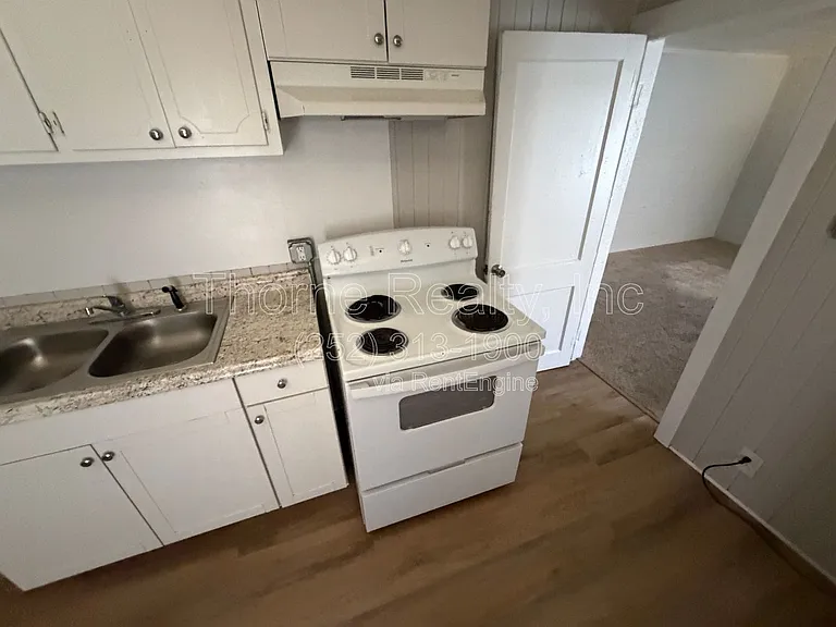 1504 Coleman St SE #B — Photo 17