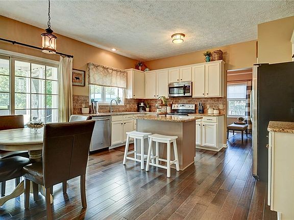 5th image of 9013 Sommerwood Dr