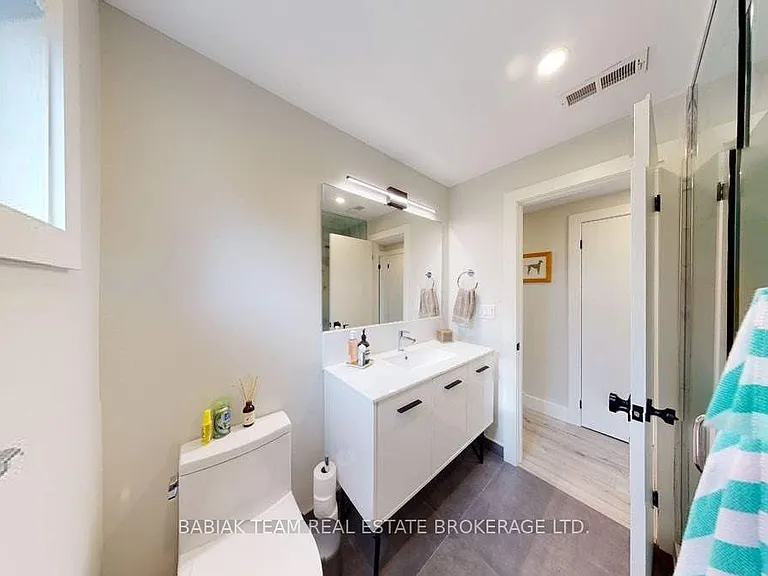 57 Vine Ave #301 — Photo 30