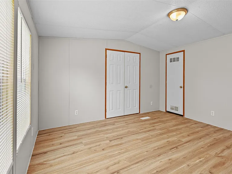 22091 Bowden Dr — Photo 6
