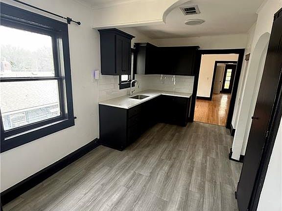 4th image of 5514 Paseo Blvd #2