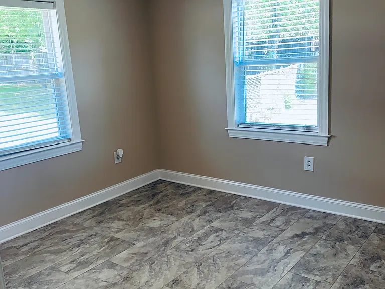 152 Talley St — Photo 6