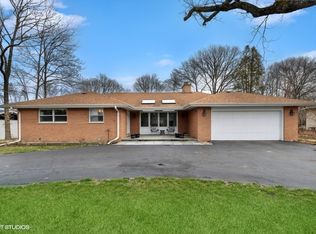 1527 Northwoods Rd, Deerfield, IL 60015