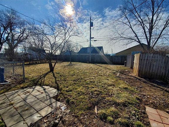4th image of 4226 Woodcliffe Ave
