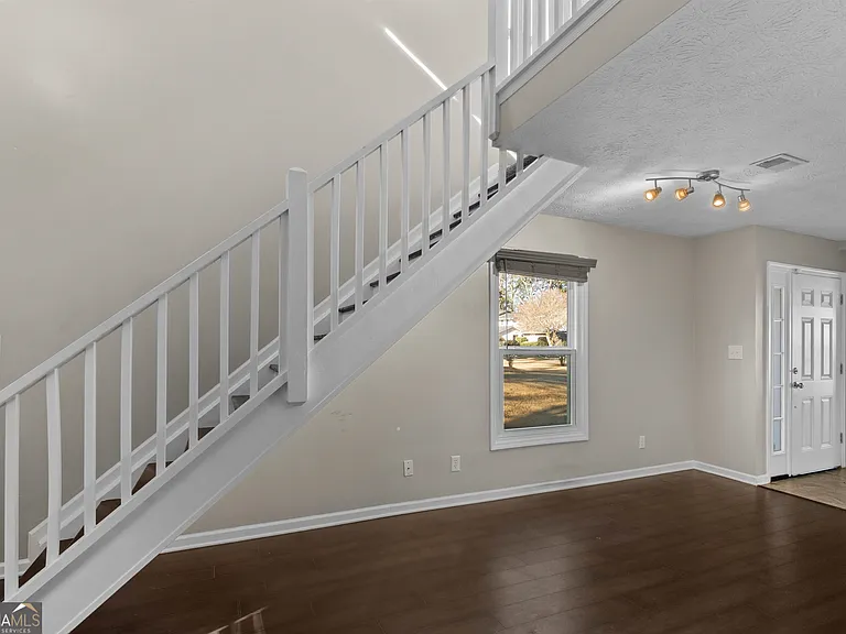 1674 Wynndowne Trl SE — Photo 8