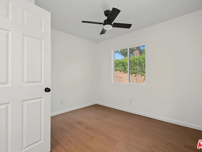 11512 Fenton Ave — Photo 7