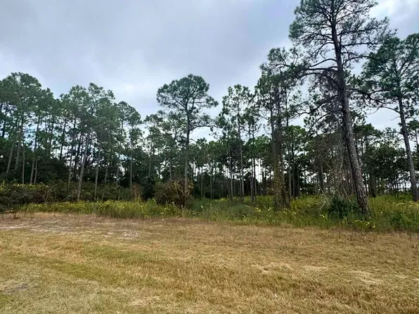 396 Ridgecrest Pkwy, Eastpoint, FL 32328