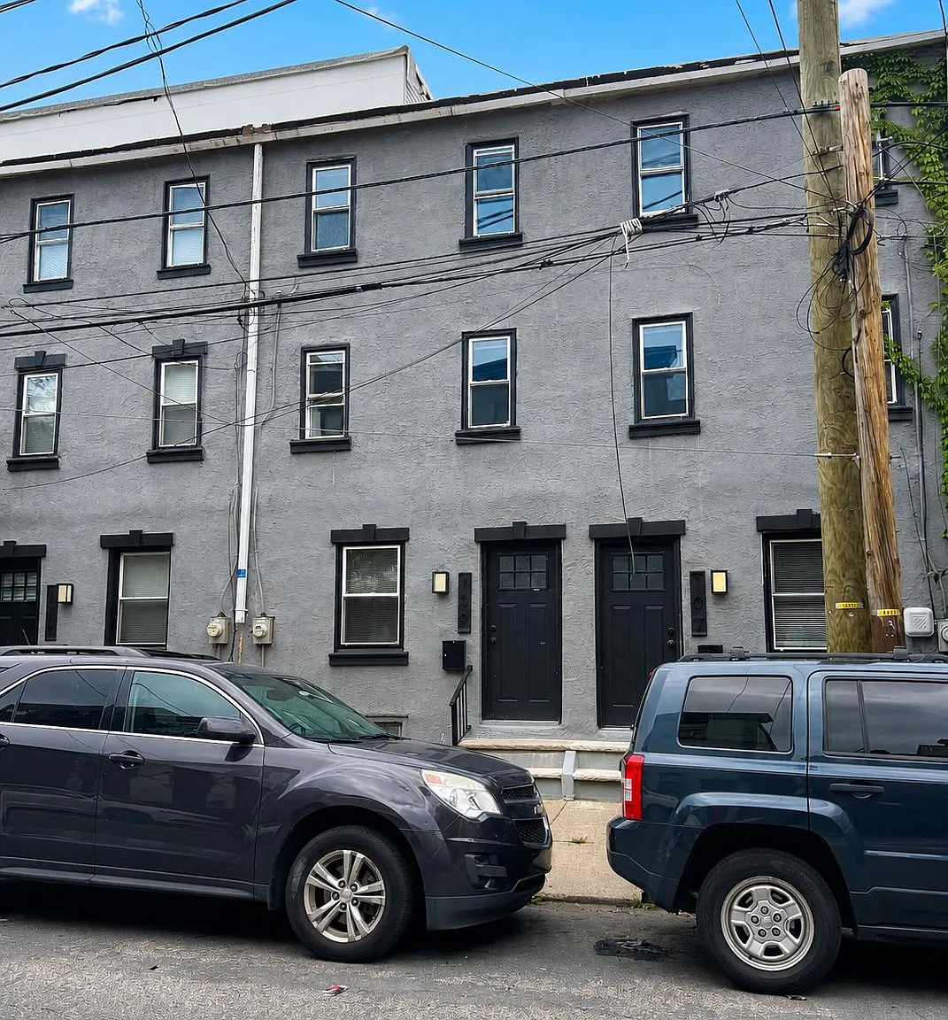 2 bed, 579 sqft, $1,700 — Photo 1
