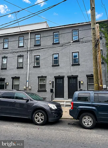109 W Thompson St Photo 1