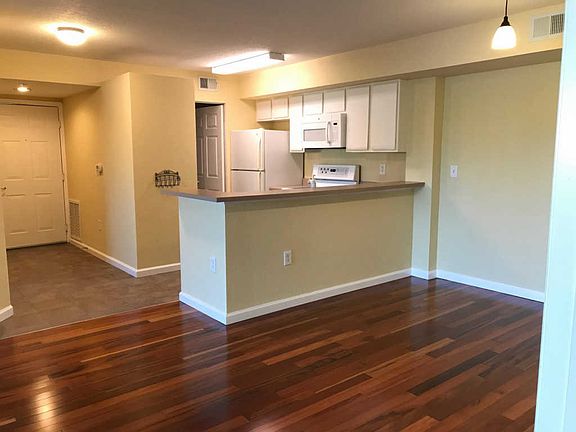 4th image of 181 SW Palm Dr APT 108