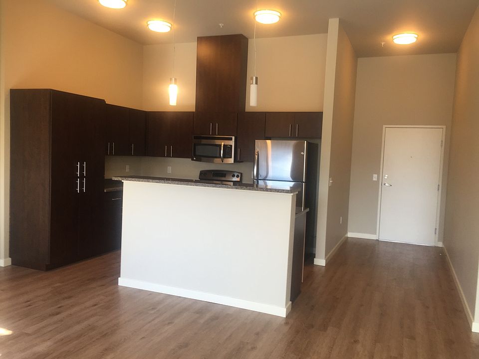 1st image of 975 NE Discovery Dr Unit 309
