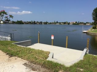 220 SE 20th Pl, Cape Coral, FL 33990
