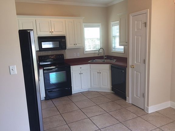 3rd image of 105 Mayfield Dr