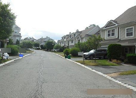 5th image of 15 Crystal Hill Dr