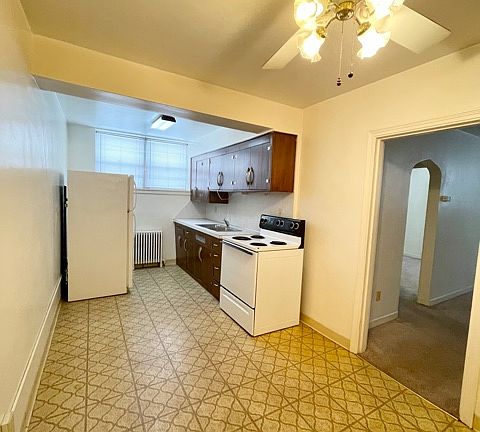 2nd image of 1510 Larpenteur Ave W #9