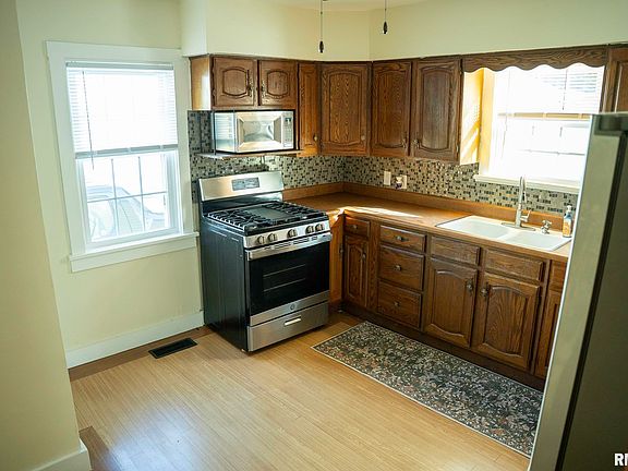 5th image of 228 Lawnridge Dr
