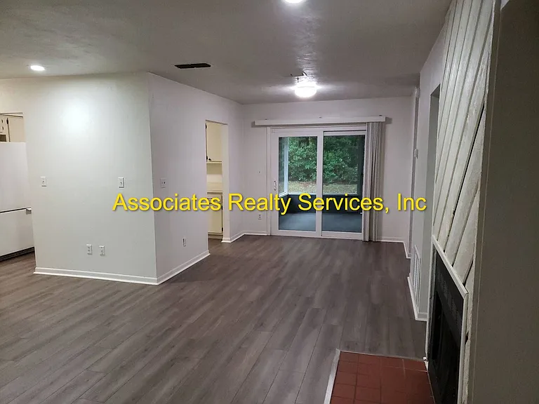 3617 NW 21st Dr — Photo 7