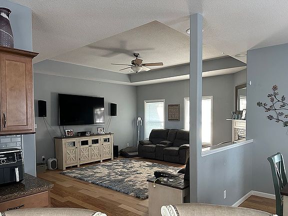 5th image of 2709 N Skyline Dr