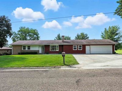 207 Fairview Dr, Wellman, IA, 52356