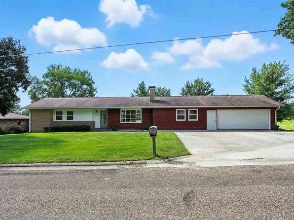207 Fairview Dr, Wellman, IA 52356