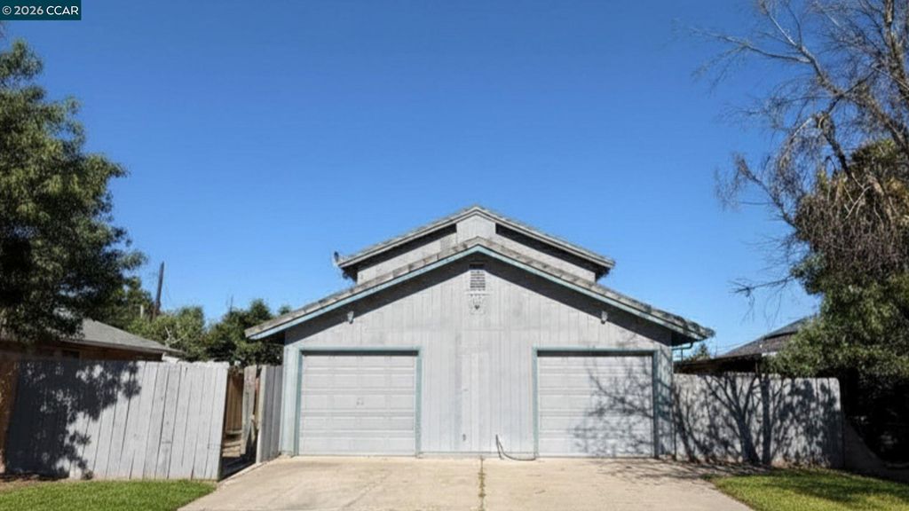 228 Elm Ave, Manteca, CA