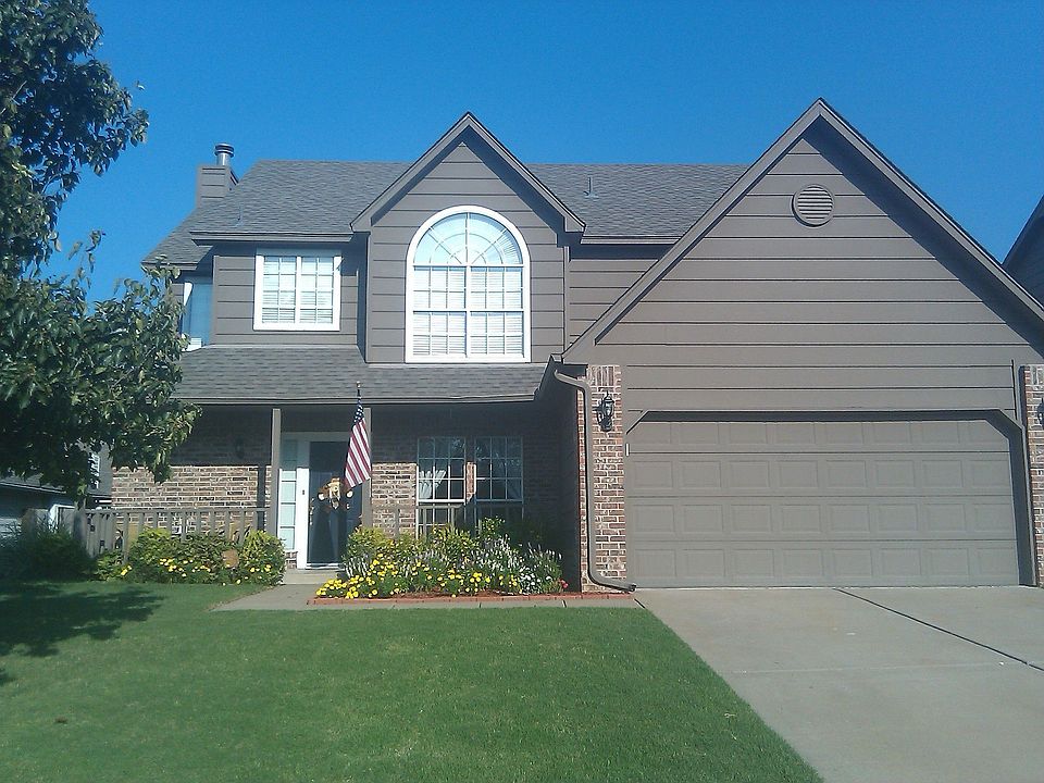 Front Exterior/Summer