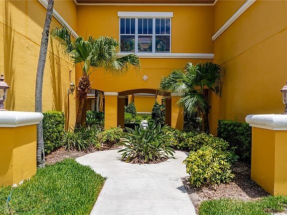 2nd image of 5045 Fairways Cir APT D306